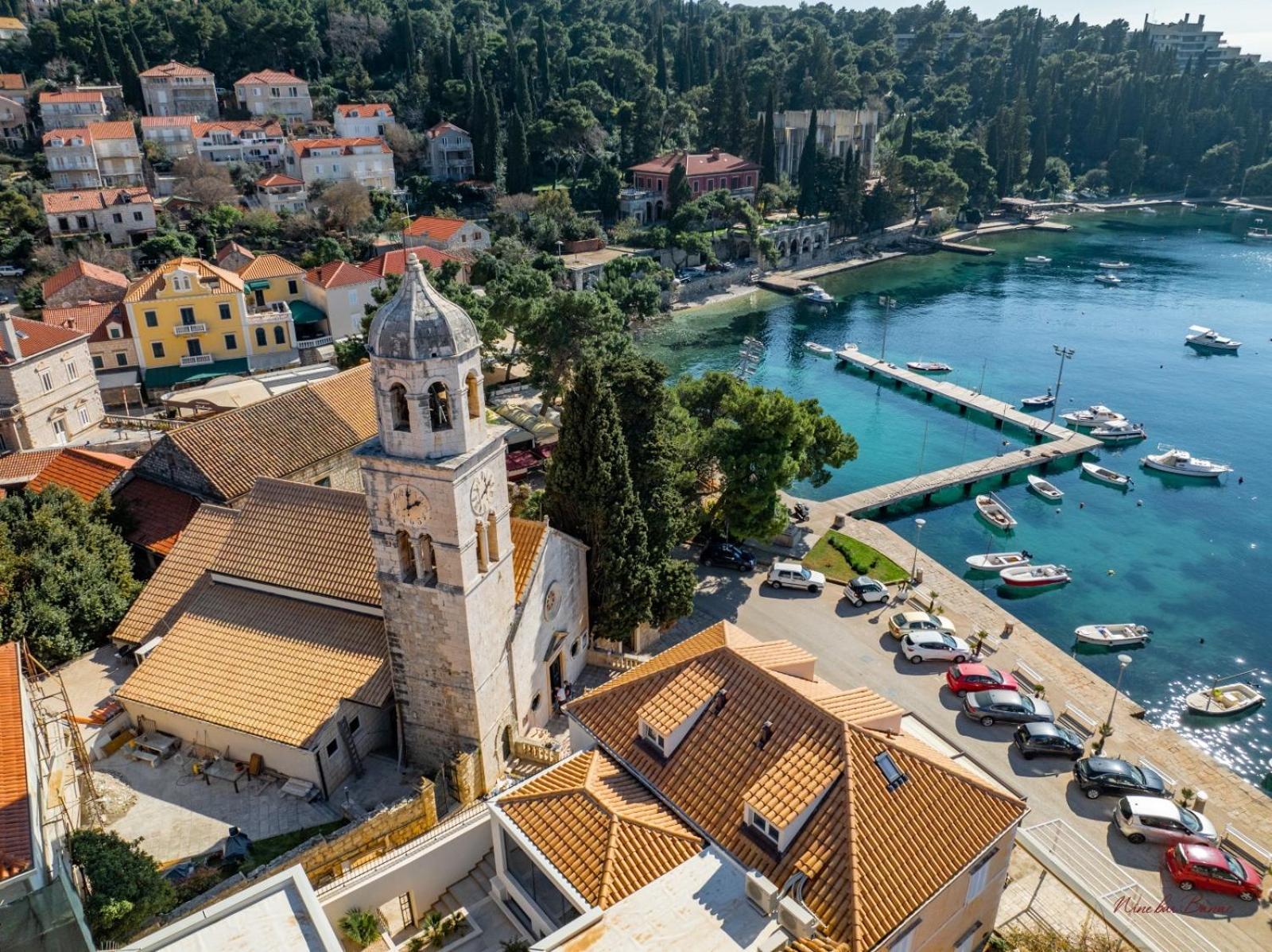 Villa Anita, *